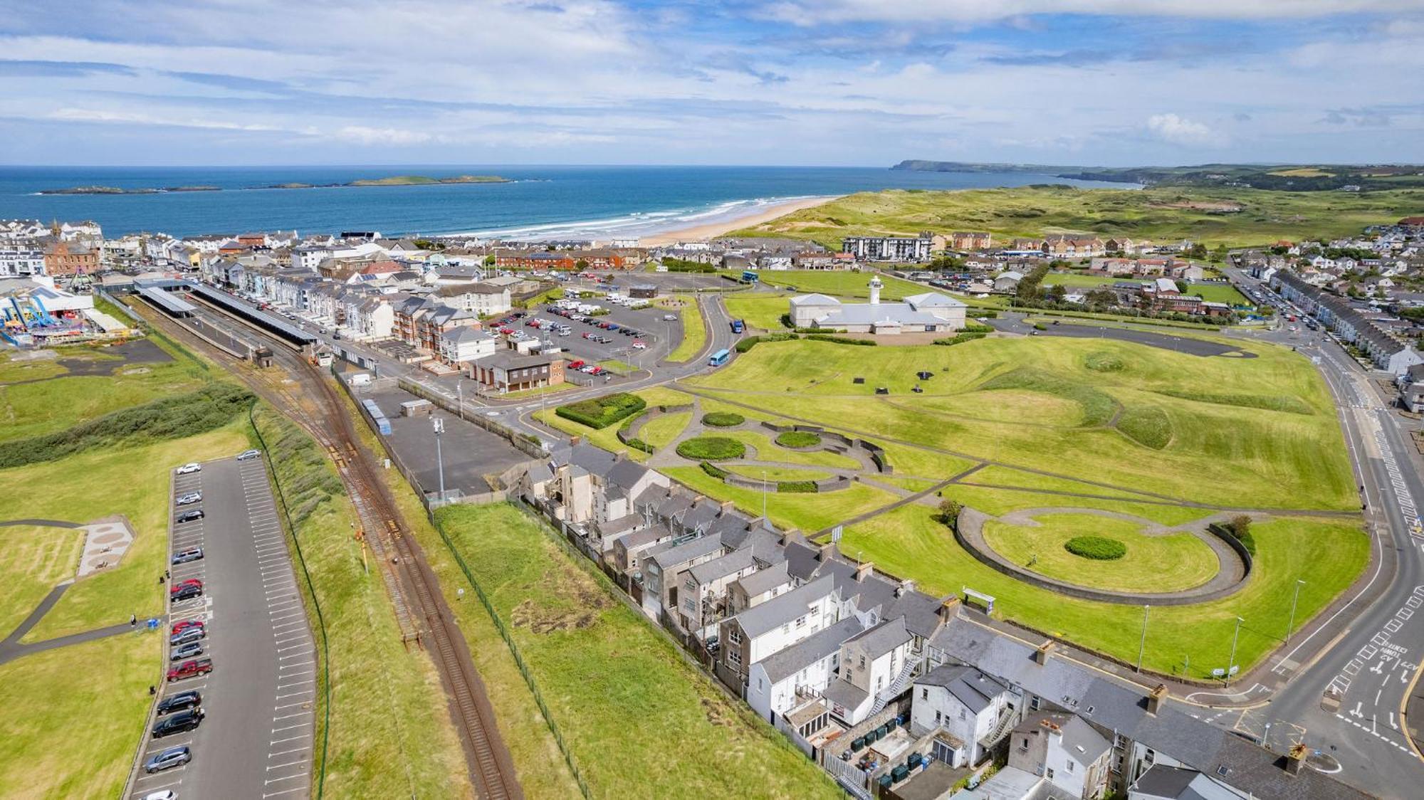 2 Dunluce Green - Portrush By The Sea Ngoại thất bức ảnh